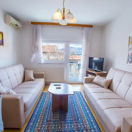 Ado דירה מוסטר