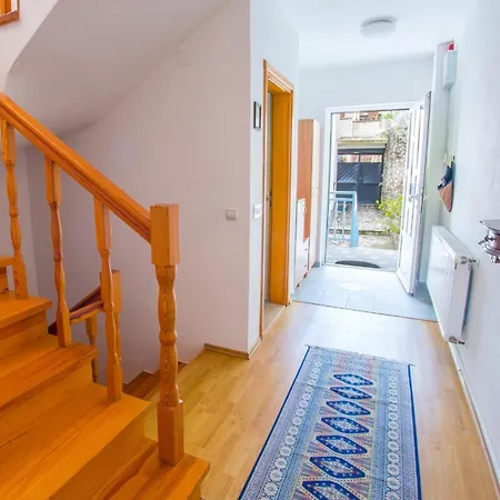 Ado Apartmán