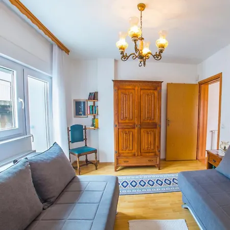 Ado Apartmán